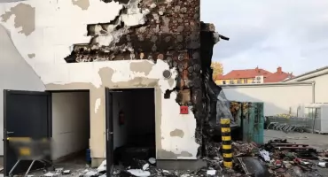 Podpalił Biedronkę pełną ludzi. Był pijany i pod wpływem narkotyków. Ogień uszkodził instalację gazową